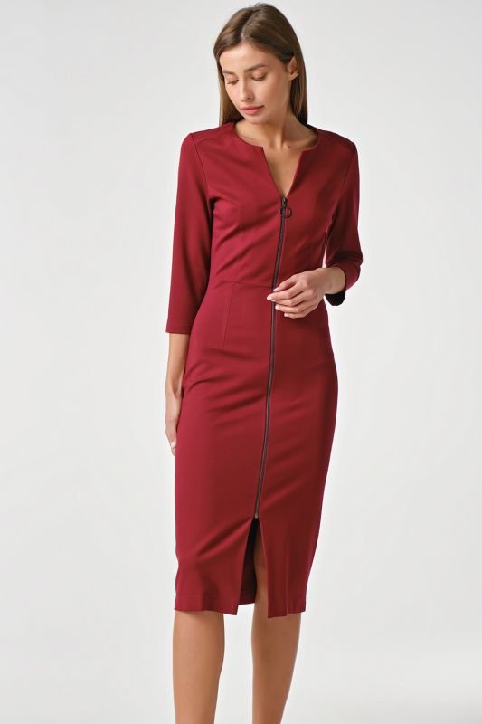 Knitted midi dress with lock in front wine