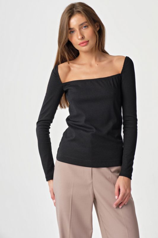 Longsleeve knit with square neckline black