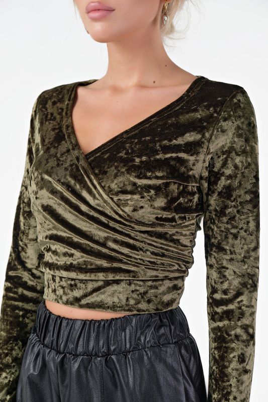 Long Sleeved Velvet Cropped Top in Green