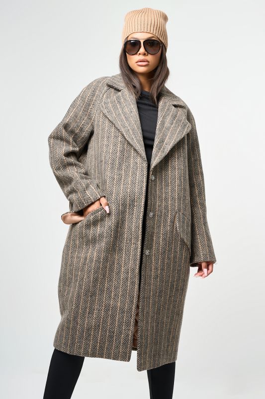 Beige long coat made of wool with insulated lining