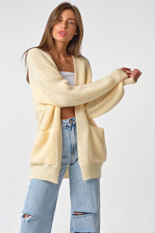 Knitted over-size cardigan short with pockets cream color