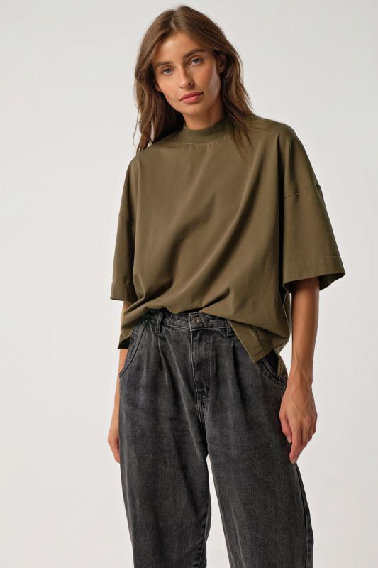 Oversize T-shirt with print on the back made of khaki cotton