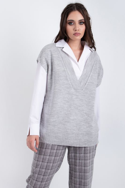 Knitted overcoat with slits in light gray