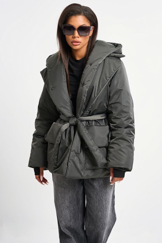 Jacket insulated with removable hood peat