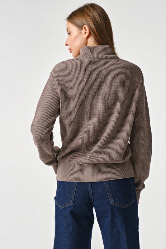 Cotton loose knit sweater in walnut