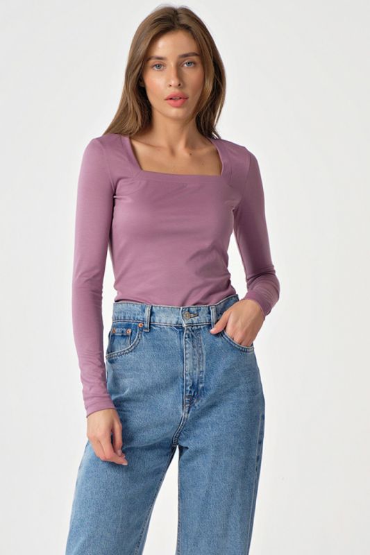 Longsleeve knit with square neckline lavender