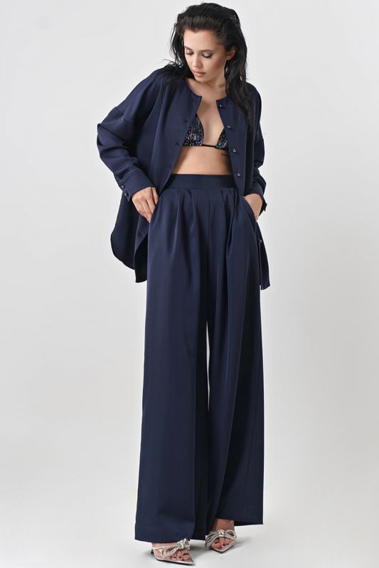 Dressy suit of flowing satin fabric dark blue