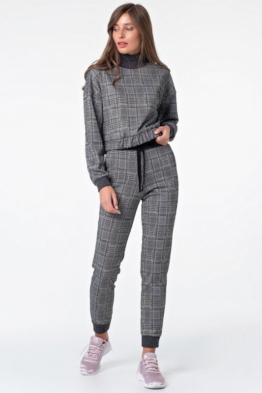 Casual warm suit of jersey in plaid ochre