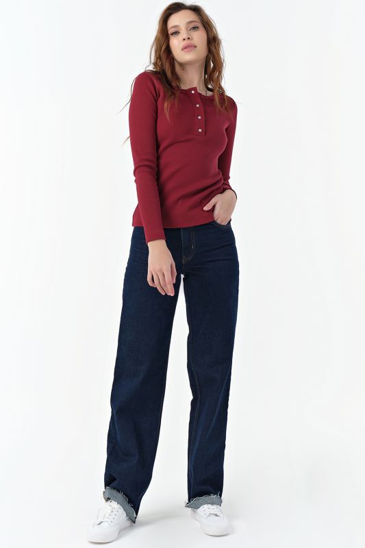 Longsleeve knit with buttons made of burgundy cotton