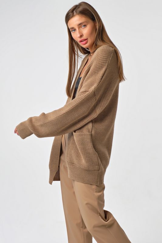 Short knitted cardigan with pockets, beige