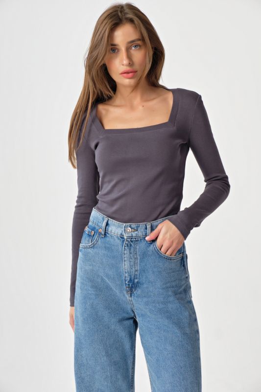 Longsleeve knit with square neckline in dark gray cotton