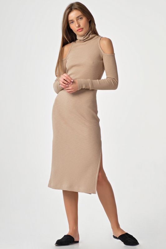 Noodle dress with open shoulders and sleeves on beige