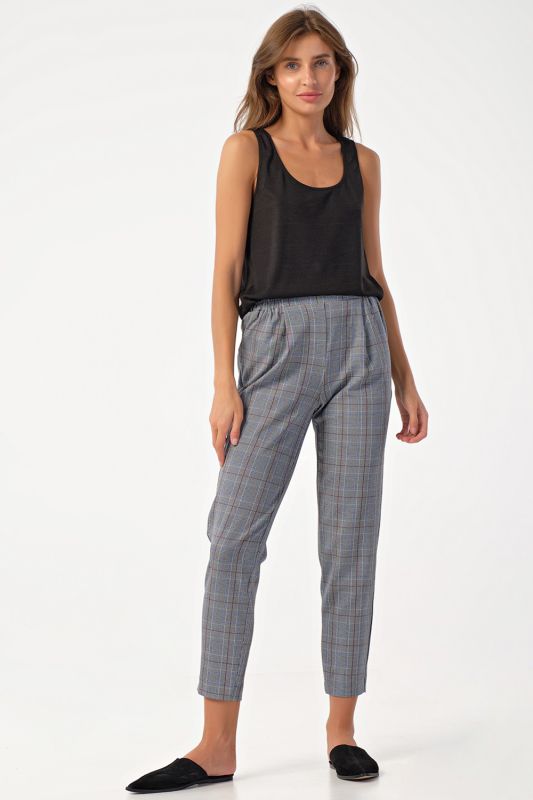 Cropped pants with elastic band in plaid on gray