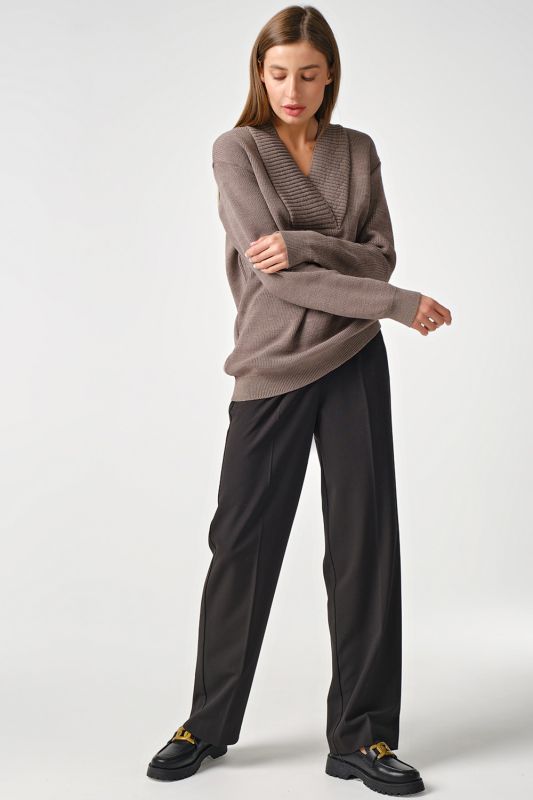 Loose knit pullover with dropped shoulder coffee color