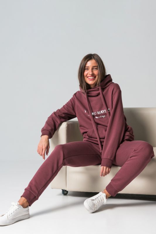 Sport trouser suit with hoodie made of jersey lingonberry