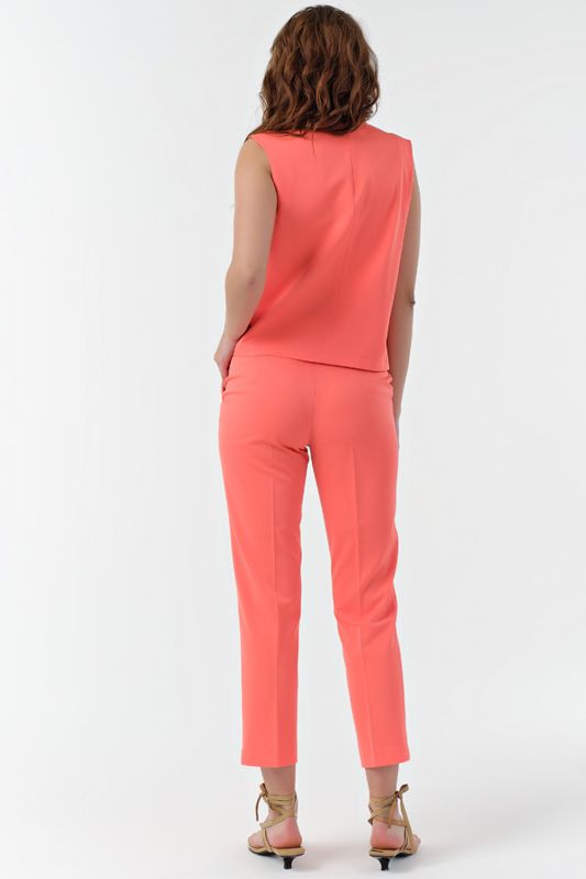 Summer pants suit with coral top