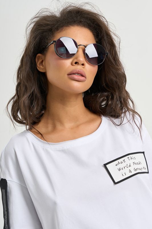 Oversize T-shirt with slits on the sides white