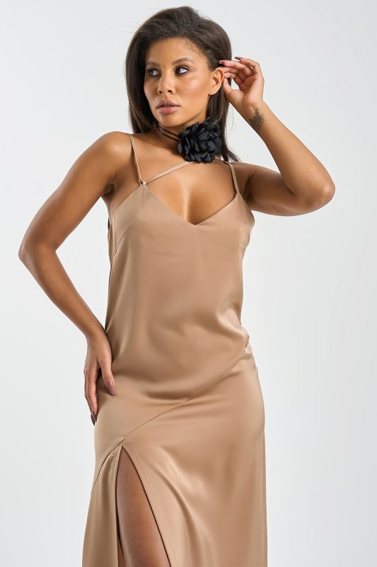 Flowing combination dress in beige fabric