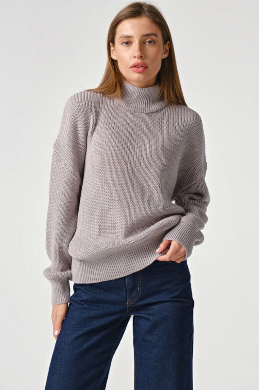 Warm knitted sweater with high neck light gray