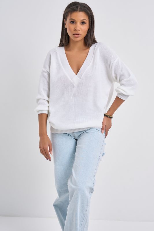 White knitted sweater