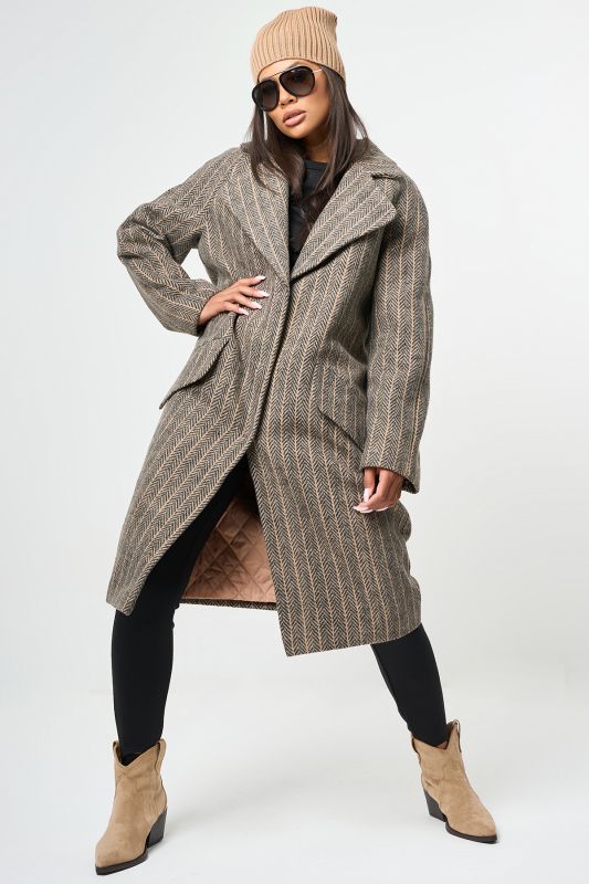 Beige long coat made of wool with insulated lining