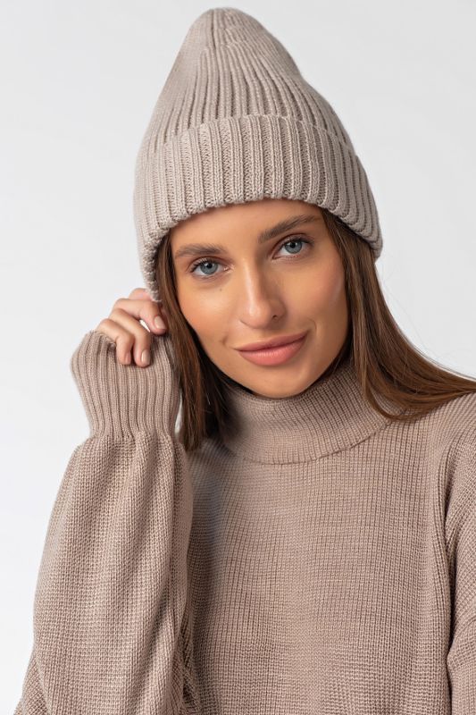 Beige knitted beanie hat with lapel