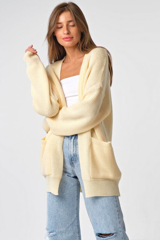 Knitted over-size cardigan short with pockets cream color