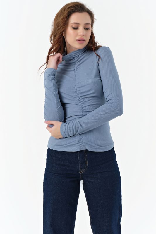 Turtleneck knitted turtleneck with blue smoky neck