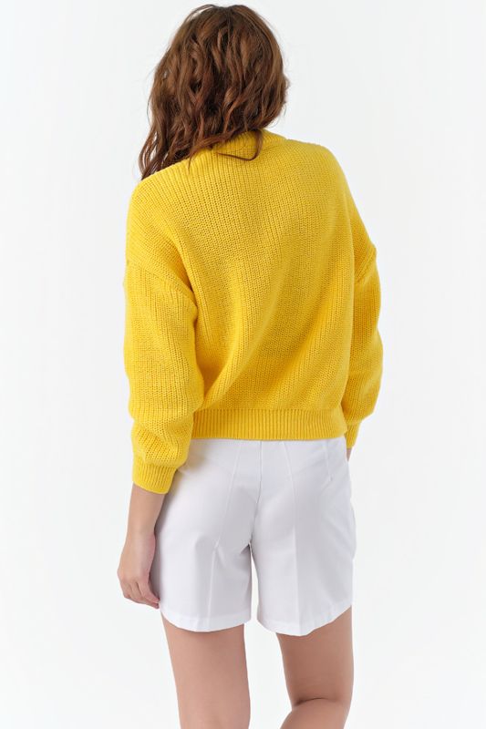 Oversize knitted sweater yellow