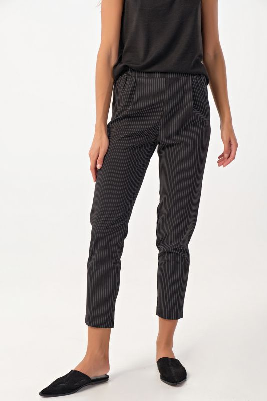 Short pants with striped striped bottom on black