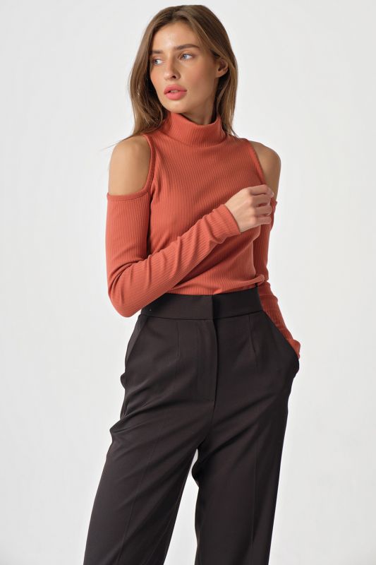 Terracotta open-shoulder knitted longsleeved sweatshirt