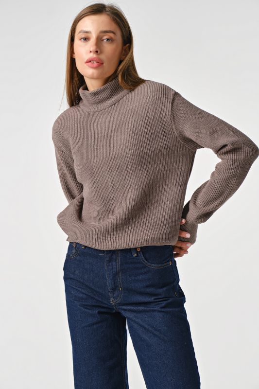 Cotton loose knit sweater in walnut