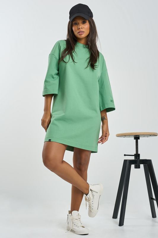 T-shirt dress with arm print in green