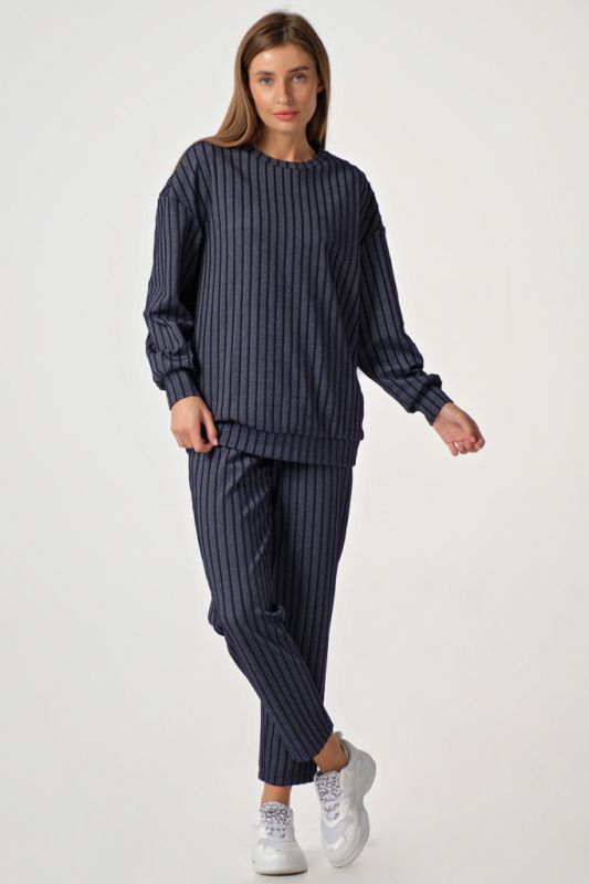 Free knitted suit with pants blue