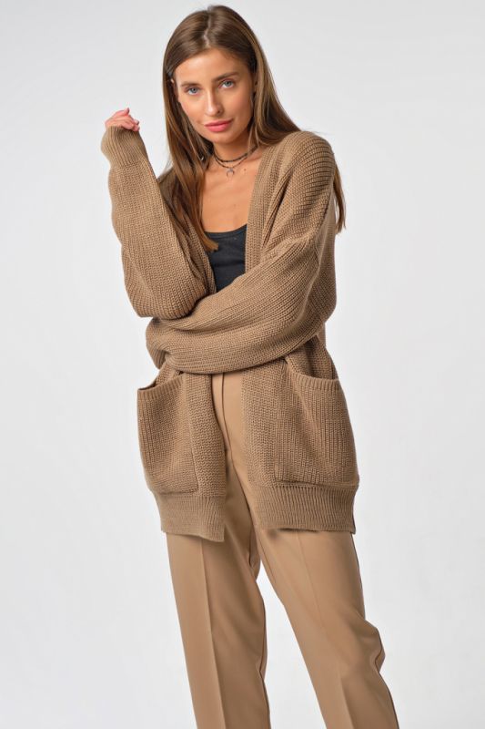 Short knitted cardigan with pockets, beige