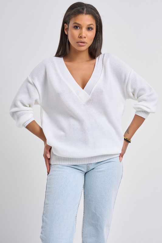 White knitted sweater