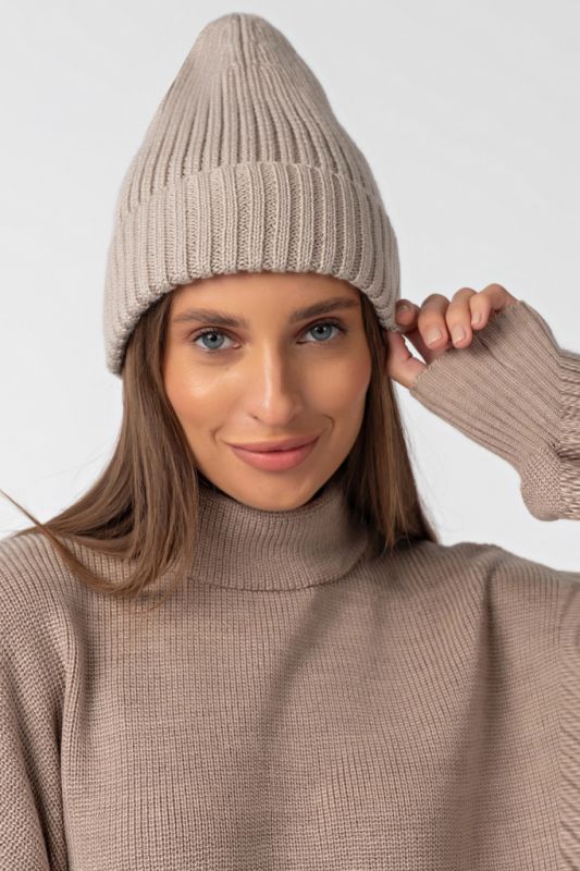 Beige knitted beanie hat with lapel