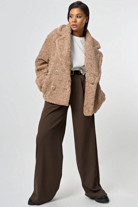 Shortened fur coat made of eco fur beige