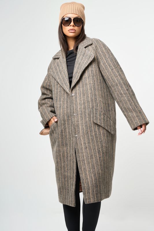 Beige long coat made of wool with insulated lining