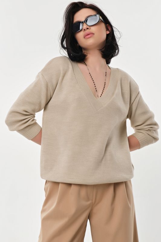 V-neck knitted sweater beige